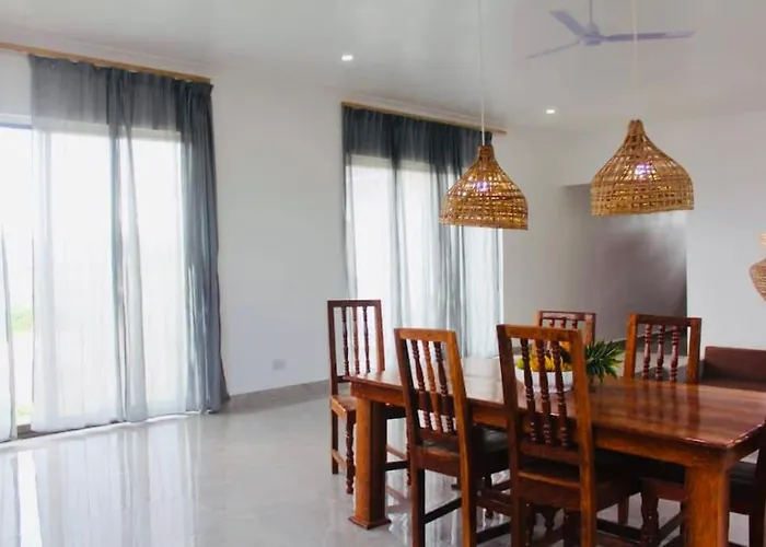 La Luna Villa -Spacious Villa Near Beach Nungwi
