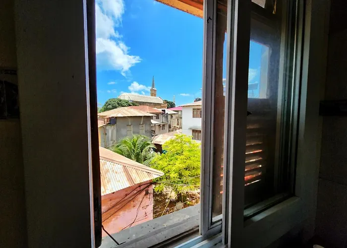 Pet friendly Friends House, Air-Conditioning Apartment Zanzibar