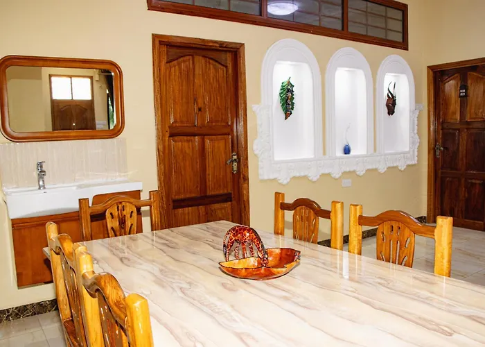 Pet friendly Sunny Palms Beach Bungalows Uroa
